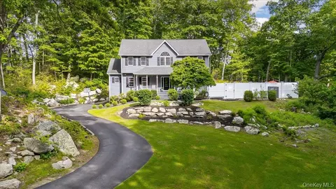 59 Millpond Ln, Kent, NY 12531