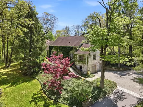 316 Haines Rd, Bedford Hills, NY 10507