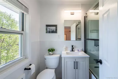 Bath - 55 Maple Ave #3B, Greenburgh, NY 10706 photo 1 of 3
