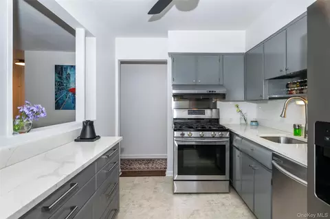 Kitchen - 55 Maple Ave #3B, Greenburgh, NY 10706 photo 1 of 2