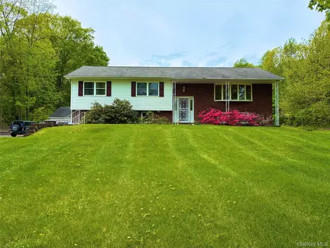 323 Freetown Hwy, Wallkill, NY 12589