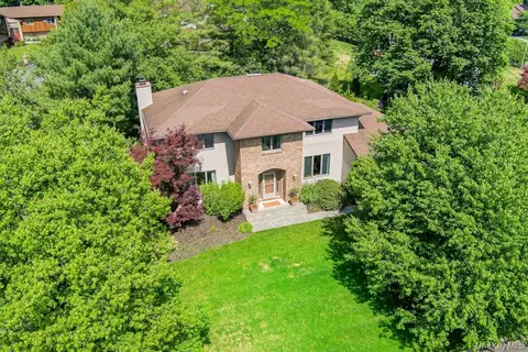 22 Peach St, Nanuet, NY 10954