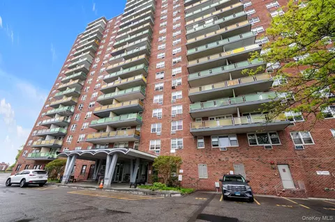 1841 Central Park Ave #8G, Yonkers, NY 10710