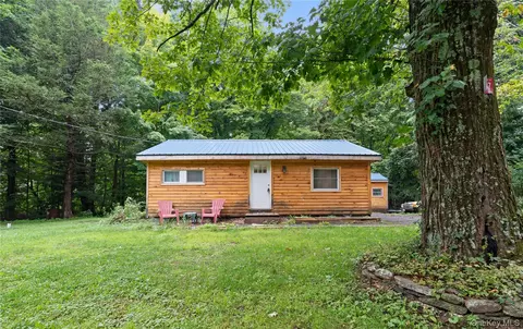 549 Hearts Content Rd, Cairo, NY 12473