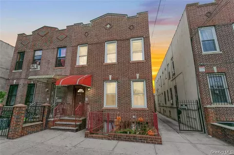 97-28 41st Ave, New York, NY 11368