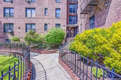 37-50 87th St #3E, Jackson Heights, NY 11372