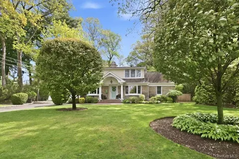 12 Woodland Ave, Syosset, NY 11791