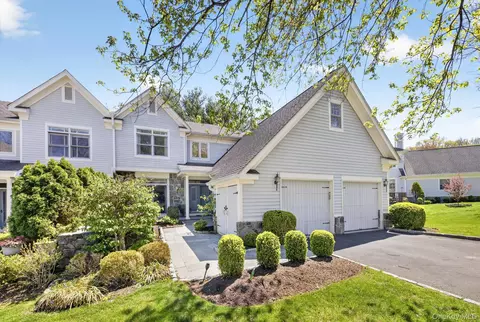 9 Easthaven Ln, White Plains, NY 10605