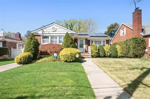 18 Devon Pl, Staten Island, NY 10301