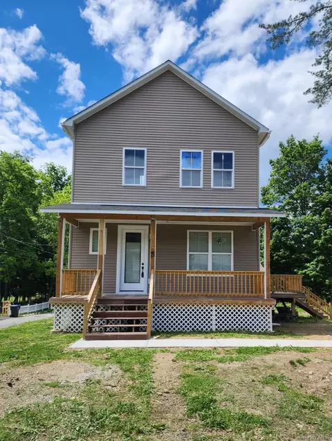 81 Silver Lake Sctn Rd, Middletown, NY 10940