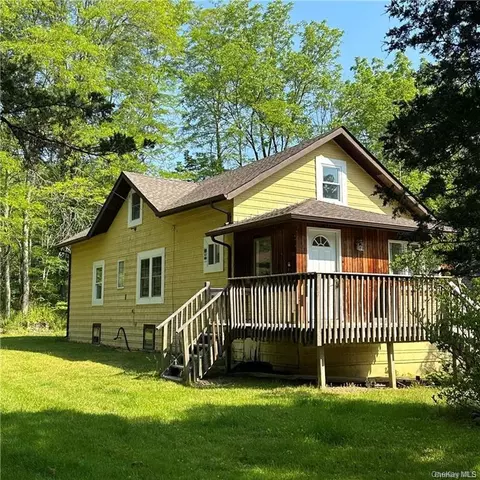 208 Glenmere Rd, Chester, NY 10918