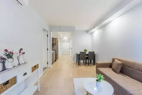 37-32 89th St #4D, New York, NY 11372