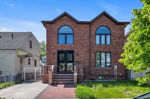 4920 167th St, New York, NY 11365