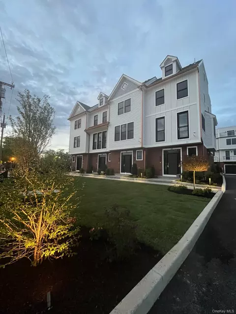 32 Andrews Ln, Mount Pleasant, NY 10591
