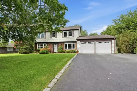 20 Hastings Dr, Stony Brook, NY 11790