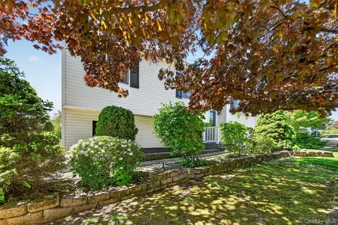 Exterior - 19 Sutherland Dr, Monroe, NY 10950 photo 4 of 13
