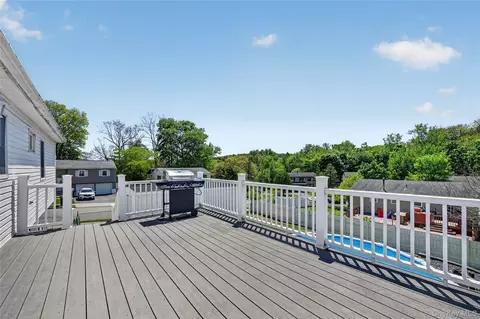 Exterior - 19 Sutherland Dr, Monroe, NY 10950 photo 7 of 13