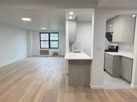 13235 Sanford Avenue5f Sanford, Flushing, NY 11355