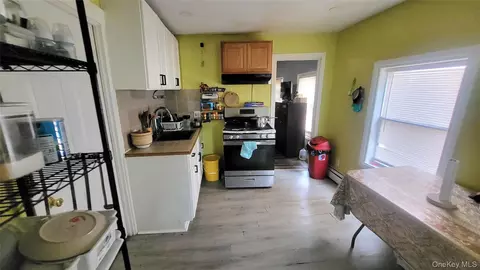 Entry Way - 152 Cannon St, Poughkeepsie, NY 12601 photo 7 of 11