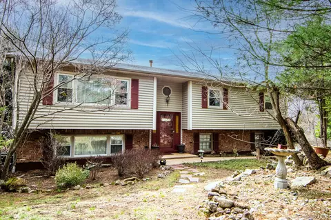 284 Ridge Rd, Clarkstown, NY 10956