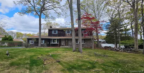 61 Timber Point Rd, Great River, NY 11739