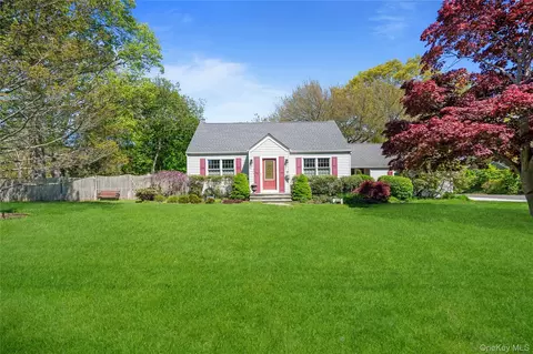 403 Hillside Ave, West Sayville, NY 11796