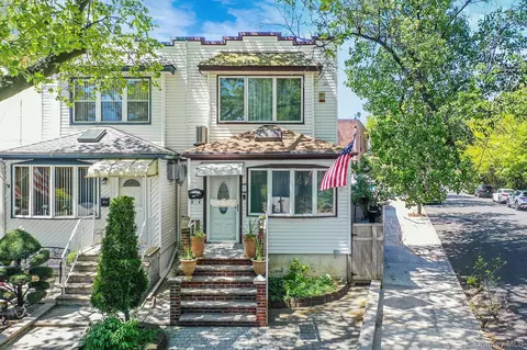 6908 69th Pl, New York, NY 11385