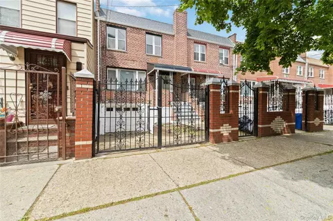 644 Autumn Ave, Brooklyn, NY 11208