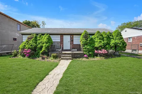 2255 Parkhurst Rd, Elmont, NY 11003