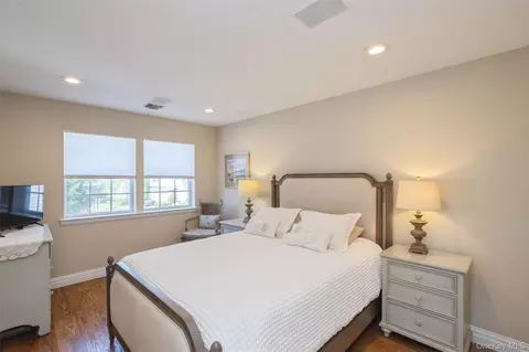 Bedroom - 96 Fairway View Dr, Commack, NY 11725 photo 4 of 4