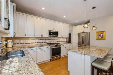 Kitchen - 96 Fairway View Dr, Commack, NY 11725 photo 2 of 3