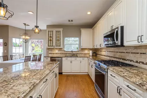 Kitchen - 96 Fairway View Dr, Commack, NY 11725 photo 3 of 3