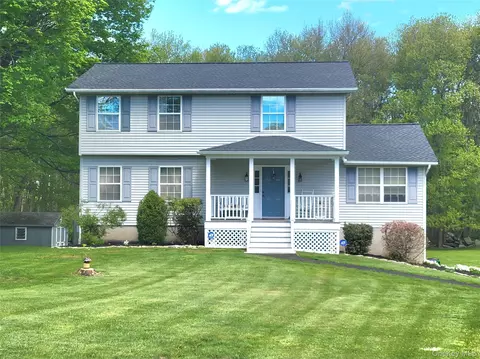 2 Stonewall Dr, Holmes, NY 12531