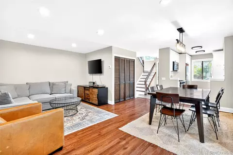 17 Hillside Ter #D, White Plains, NY 10601