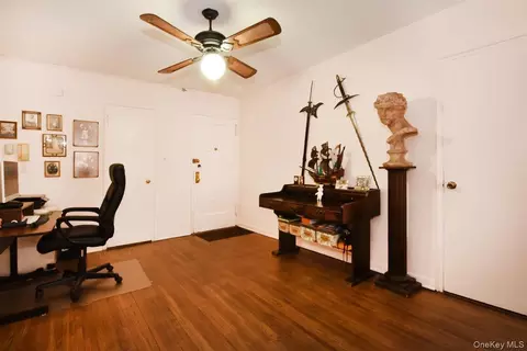 143-50 Hoover Ave #416, Jamaica, NY 11435