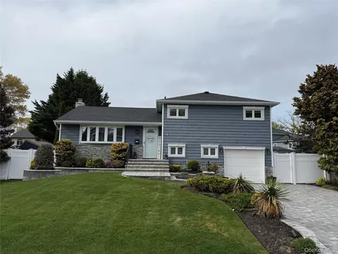 126 Henry St, Massapequa, NY 11758