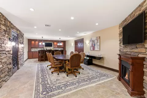 Dining - 3 Olde Hamlet Dr, Jericho, NY 11753 photo 4 of 4