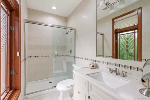 Bath - 3 Olde Hamlet Dr, Jericho, NY 11753 photo 6 of 7