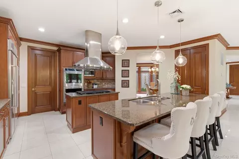 Kitchen - 3 Olde Hamlet Dr, Jericho, NY 11753 photo 4 of 4