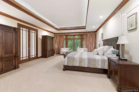 Bedroom - 3 Olde Hamlet Dr, Jericho, NY 11753 photo 2 of 6