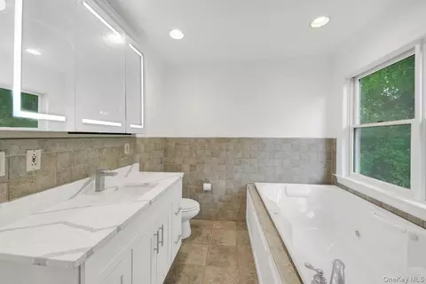 Bath - 7 Rutledge Rd, Mount Pleasant, NY 10595 photo 4 of 4