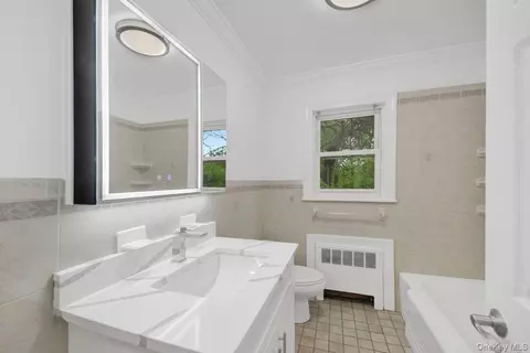 Bath - 7 Rutledge Rd, Mount Pleasant, NY 10595 photo 1 of 4