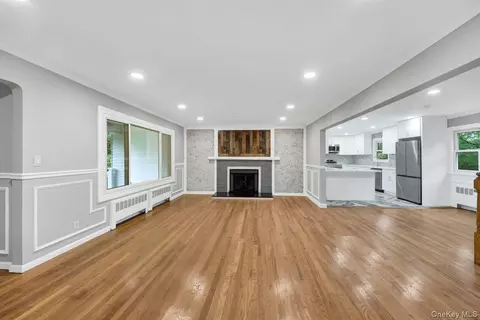 Living - 7 Rutledge Rd, Mount Pleasant, NY 10595 photo 3 of 4