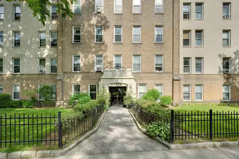 472 Gramatan Ave #A3, Mount Vernon, NY 10552