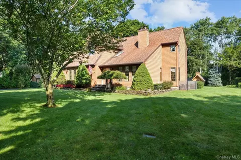 595 Greenfields Ln, Southold, NY 11971