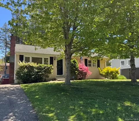 23 Westbury Dr, Sound Beach, NY 11789