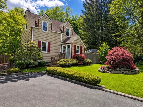 468 W Clarkstown Rd, Clarkstown, NY 10956