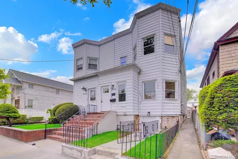 43-44 164th St, Flushing, NY 11358
