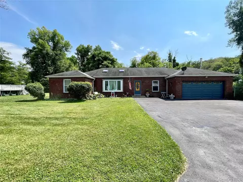 21 E Mountain Rd S, Philipstown, NY 10516