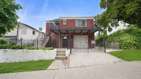 1616 Hammersley Ave, New York, NY 10469